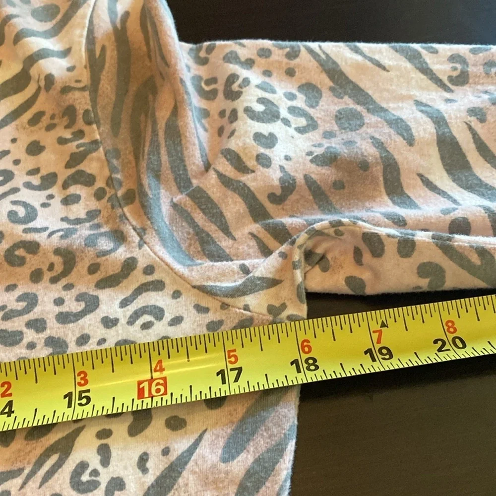 Victoria's Secret Pink and Gray Leopard Print nightgown. Size M. 100% cotton.